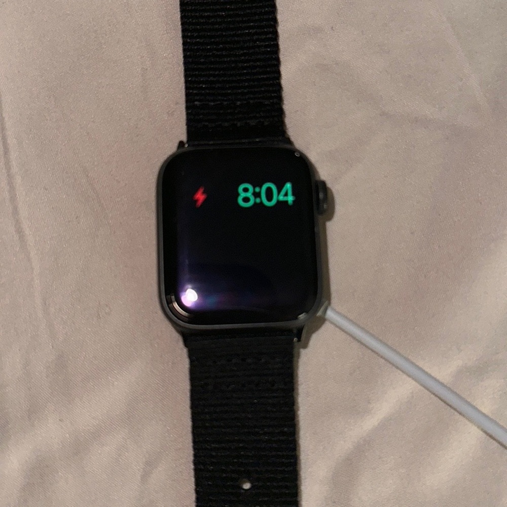 Apple Watch SE 40mm and watch bands